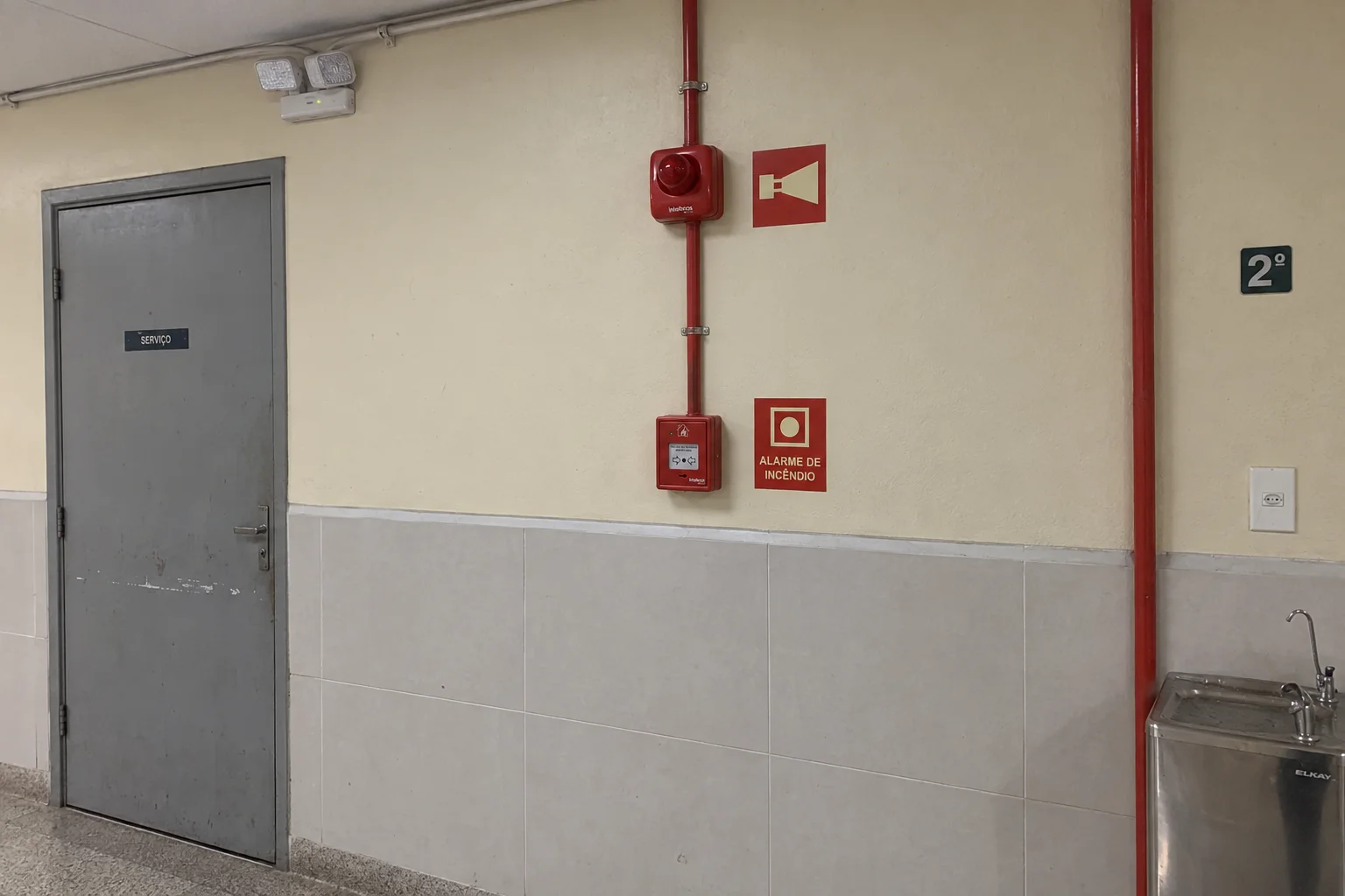 Instalação de sistema de alarme de incêndio